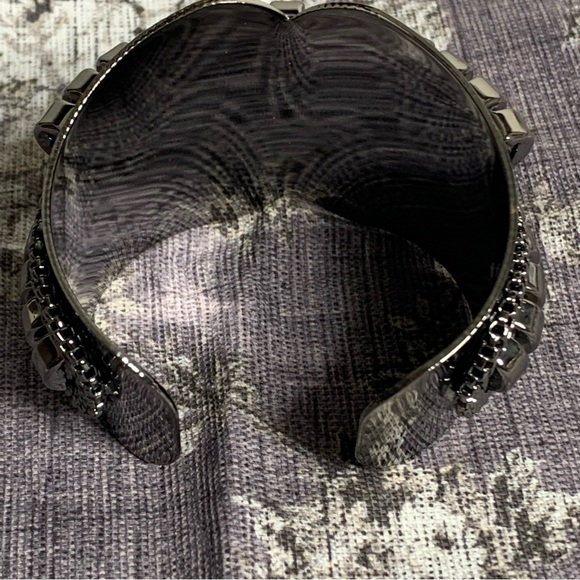 Brand New Metal Statement Cuff Bracelet - Picture 11 of 12